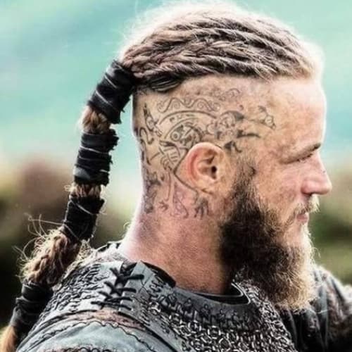 coiffure viking avec tresse